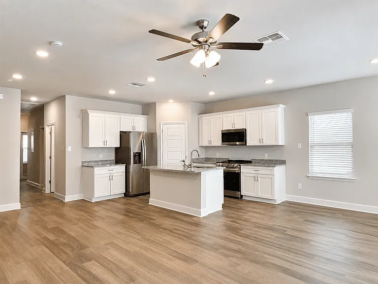 7220 Magnolia Vlg #201 — Photo 6