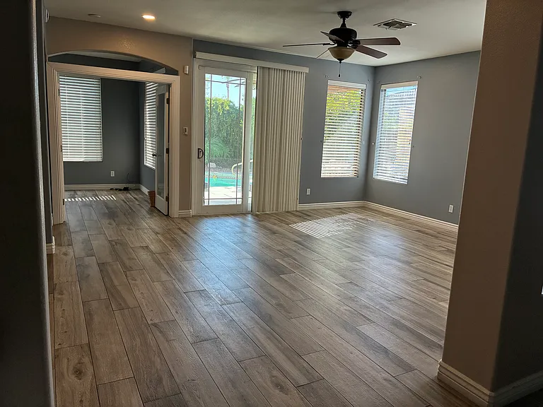 9237 W Irma Ln — Photo 5