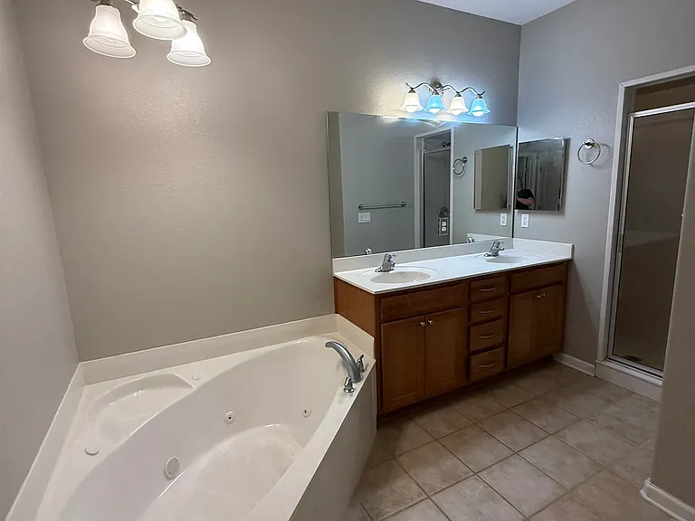 4203 Old Plantation Loop — Photo 10