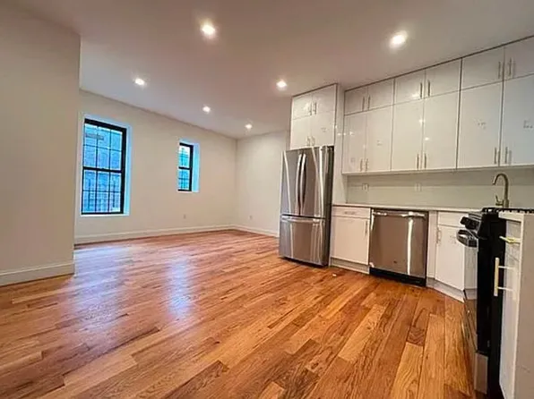 512 Grand Street image 1 of 10