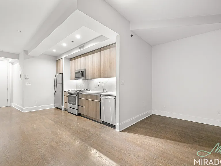 15 Park Row #4F1 — Photo 6