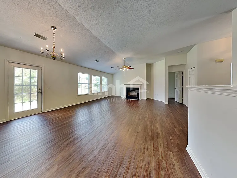 200 Revis Creek Ct — Photo 5