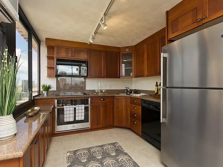343 Hobron Ln #3401 — Photo 9