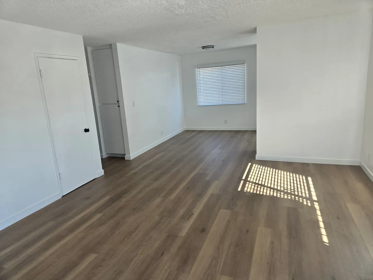 1114 Gladys Ave. - 1116C — Photo 1