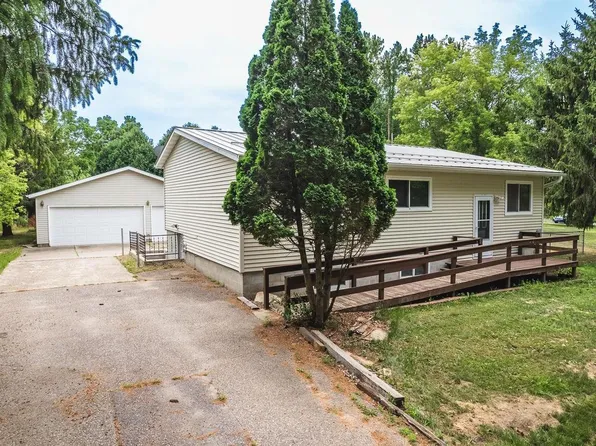 S1182 East Redstone Drive, La Valle, WI 53941