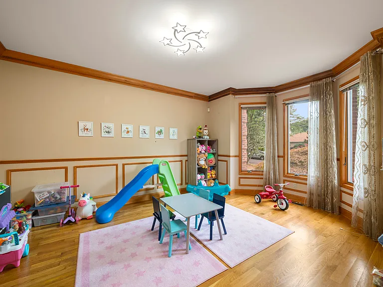325 Cooper Pl — Photo 6