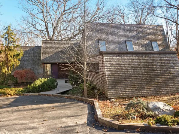 2020 S Mason Rd, Saint Louis, MO 63131