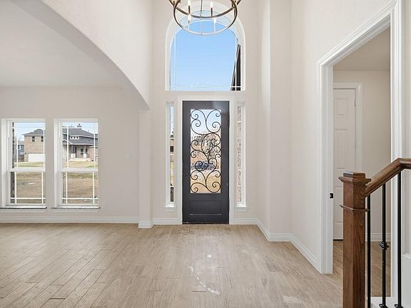 2nd image of 16507 Boston Post Rd