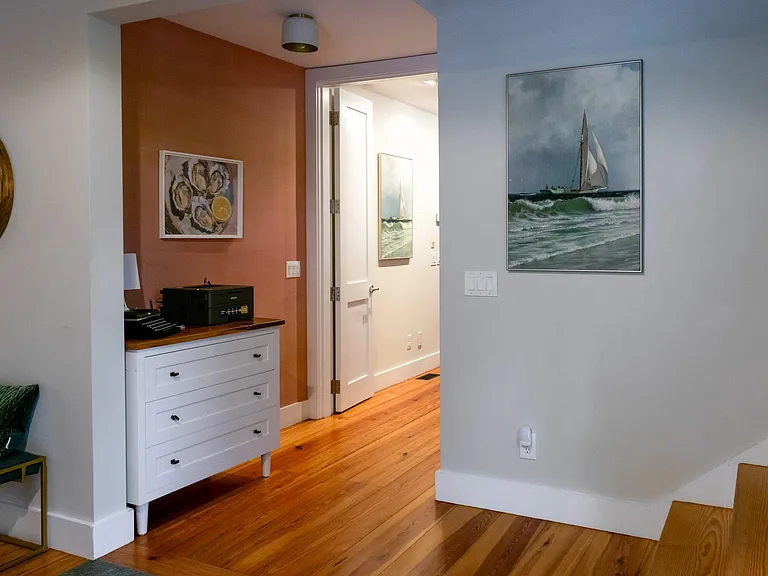 130 Carroll Ave — Photo 8