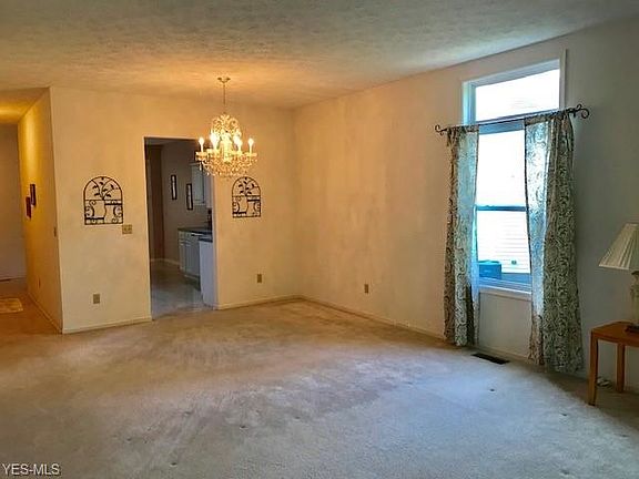 5th image of 467 Rockledge Ln