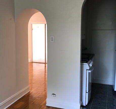 3rd image of 1626 W Sherwin Ave #507