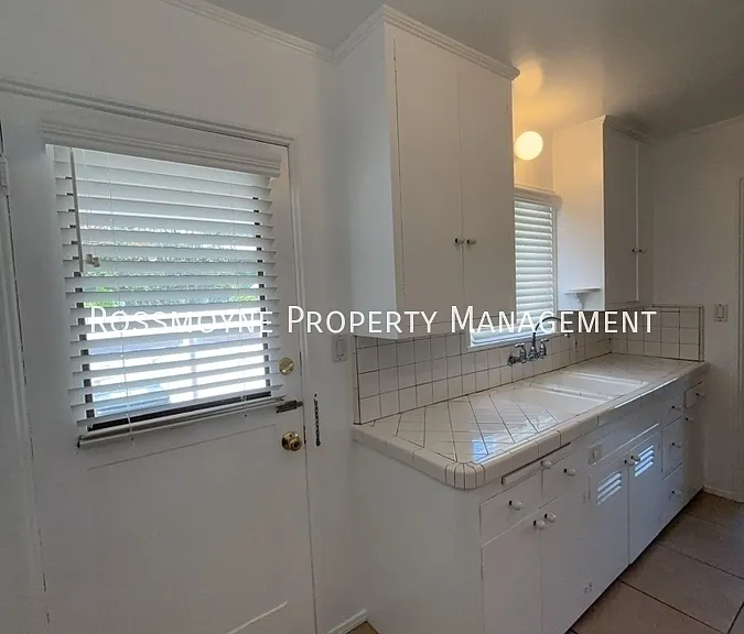 4413 Ledge Ave — Photo 6