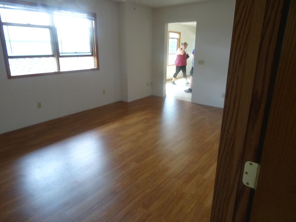 kb685 685 1/2 W 5th St Winona MN Zillow