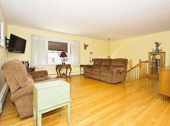 2nd image of 524 E Turner Ave
