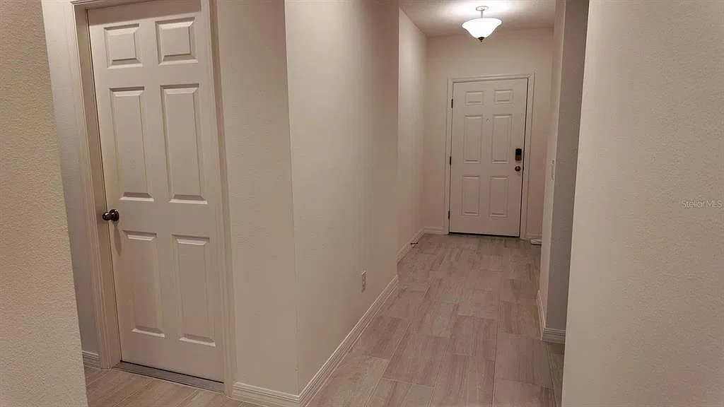 4 bed, 2.0 bath, 1935 sqft, $2,600 — Photo 2