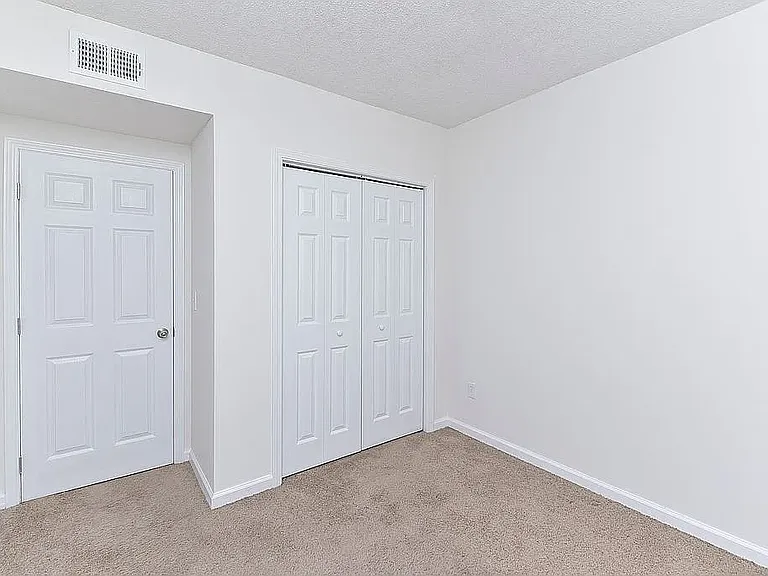 2009 Greene St #302 — Photo 7
