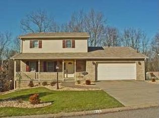 817 Donegal Dr W, Follansbee, WV 26037