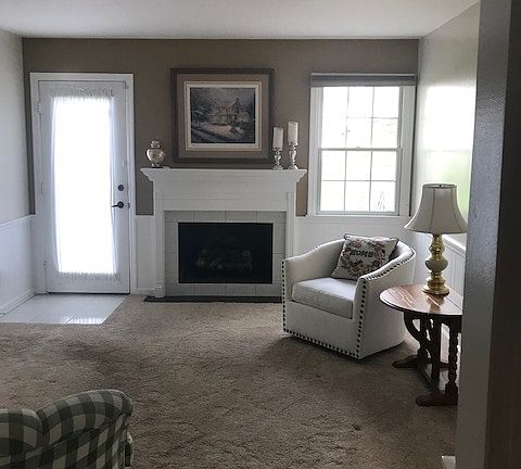 Lovely Den & Fireplace