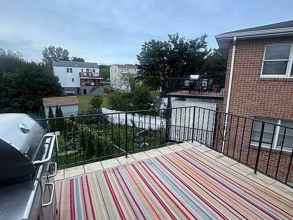4th image of 765 Midland Ave #2A