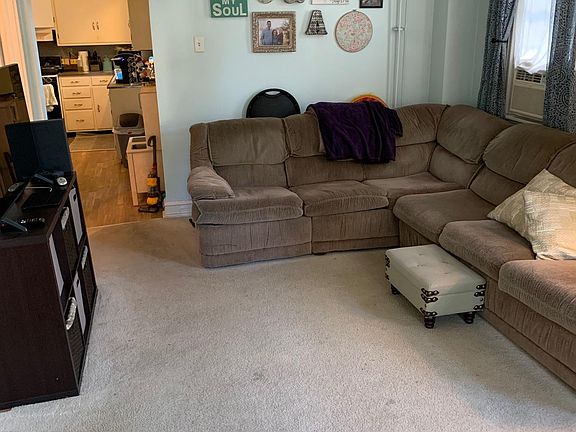 5th image of 109 E New St Unit A