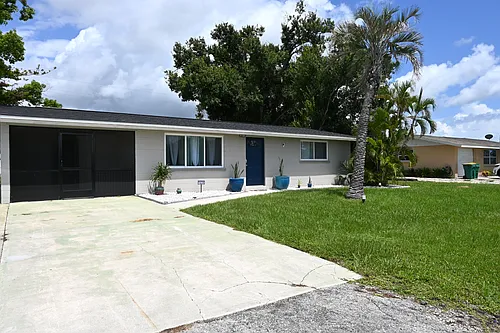 1625 Meadowlark Ln Photo 1