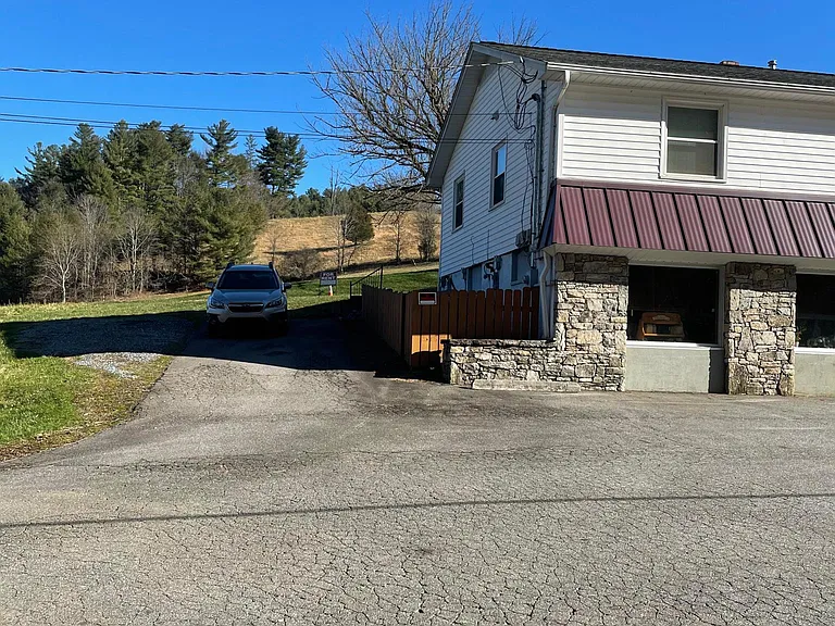 3393 New Leicester Hwy #1 — Photo 11