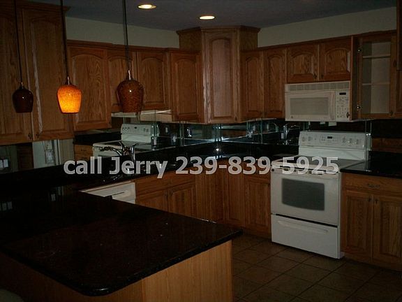 3rd image of 1115 SE 16th Pl