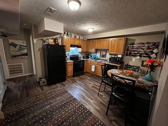3rd image of 350 Zoie Way