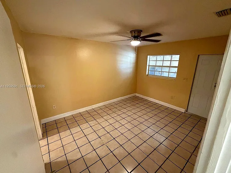 14407 NE 5th Ave #14407 — Photo 11