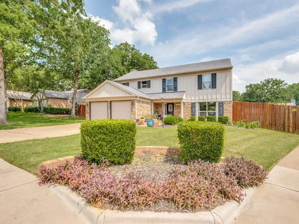 417 Knoll Wood Ct, Euless, TX 76039