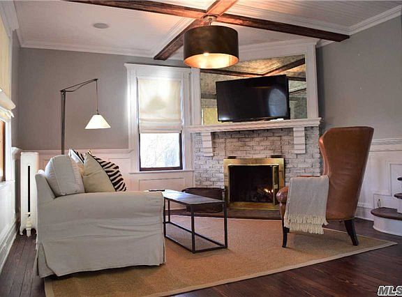 Formal LR w/Fireplace