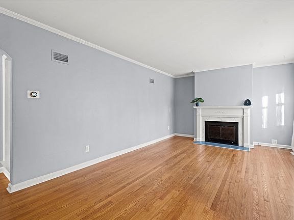 4th image of 5212 W 55th St