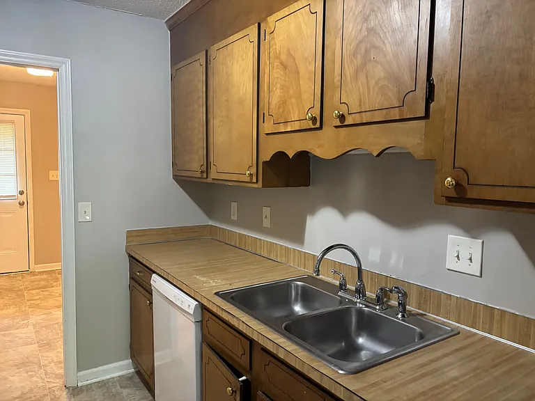 3631 Driftwood Dr — Photo 9