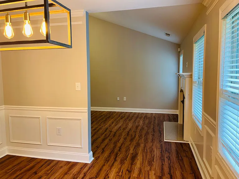 5750 Crest Hill Dr — Photo 11