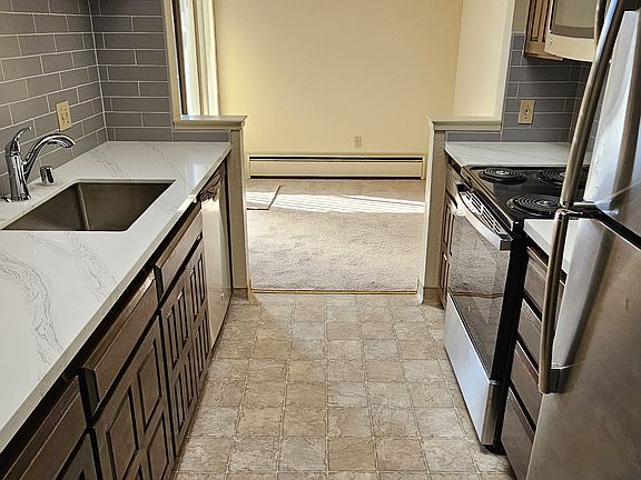 3rd image of 729 El Camino Real APT 304