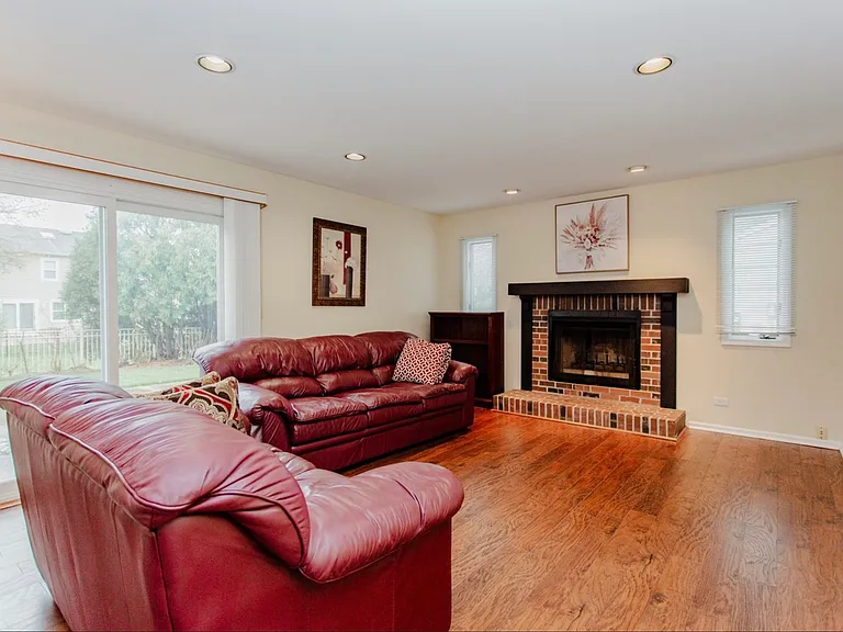 814 Dunhill Dr — Photo 10