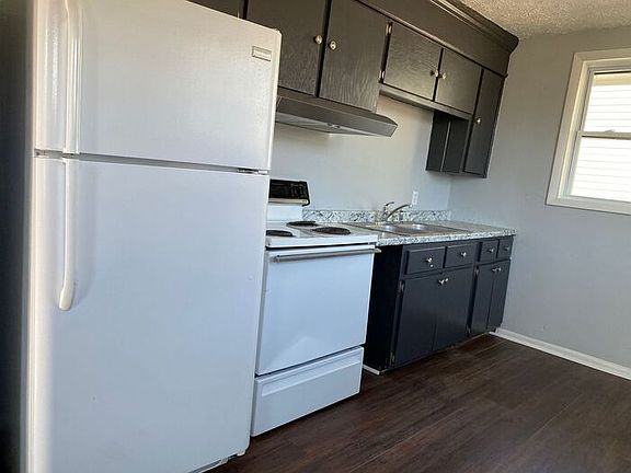 3rd image of 1249 2nd Ave S Unit A