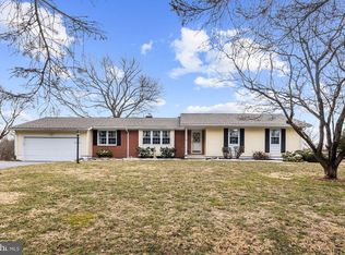 12635 Howard Lodge Dr, Sykesville, MD 21784