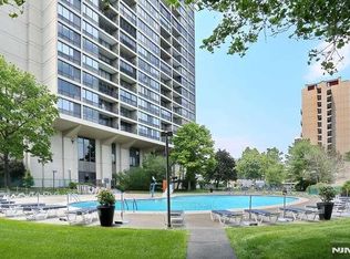 6 Horizon Rd #2002, Fort Lee, NJ 07024