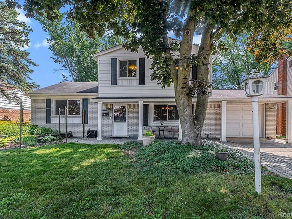 23814 Barfield St, Farmington Hills, MI 48336