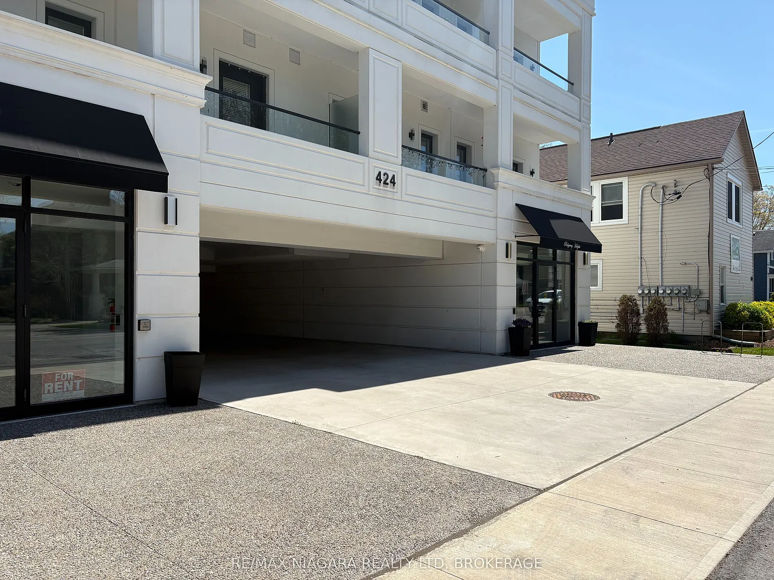 Ridgeway Heights — Photo 2