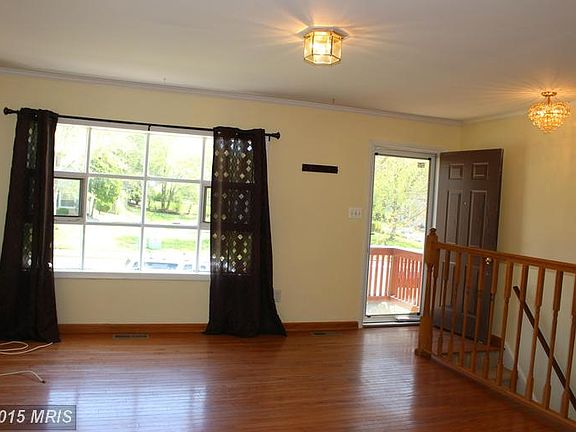 3rd image of 14006 Mapledale Ave