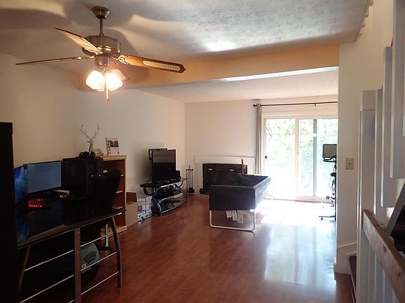 4th image of 153 Twin Lakes Dr #4