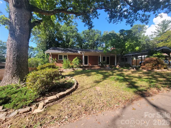 67 Fairlane Dr, Waynesville, NC 28786