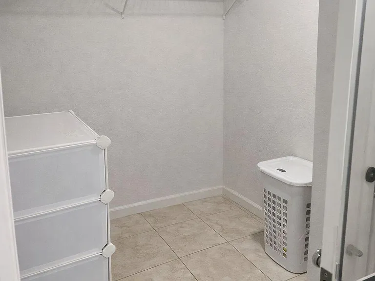 6115 N Albany Ave — Photo 16