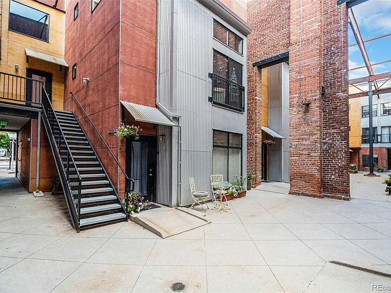 3225 Blake St — Photo 9