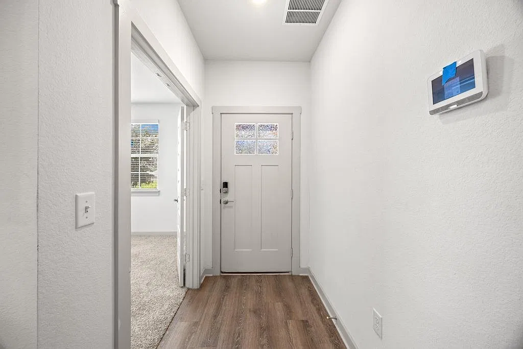 5 bed, 3.0 bath, 2763 sqft, $2,950 — Photo 4