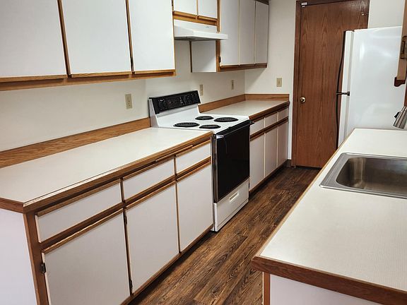 4th image of 4015 Plomondon St