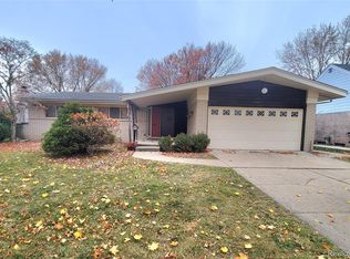 30625 Cedars Dr, Warren, MI 48093