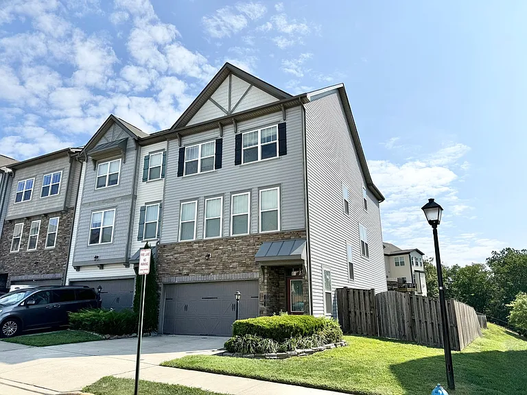 7 Coulter Ln — Photo 23
